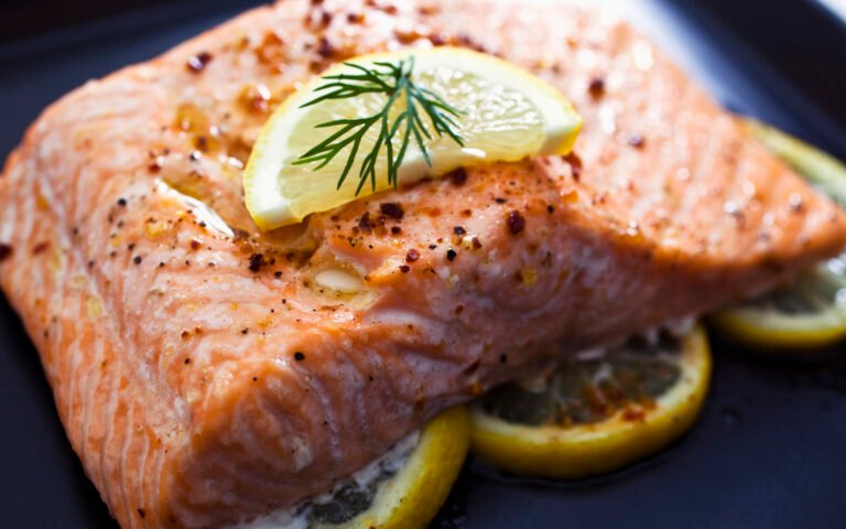 Delicioso tartar de salmon con marihuana